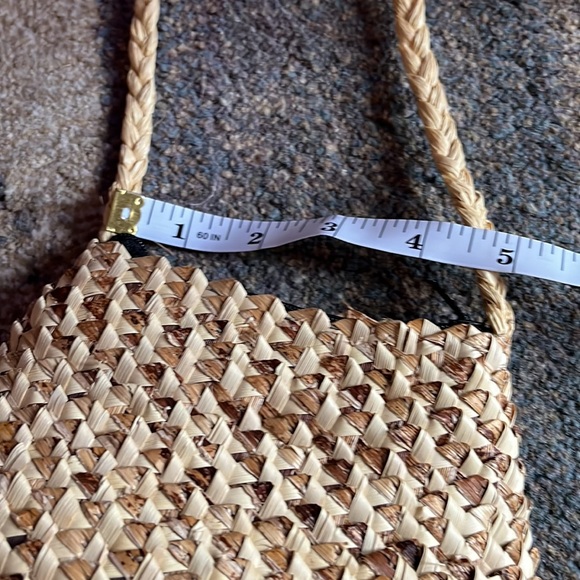 Small straw lined purse. - Picture 9 of 12
